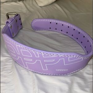 Uppper weightlifting belt
